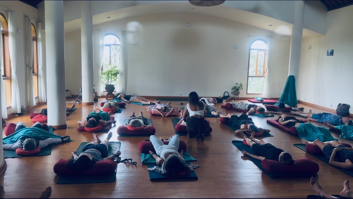 Homepage 1 be you & shine your light Denise Roerdink Kundalini NRGY & Spinal NRGY